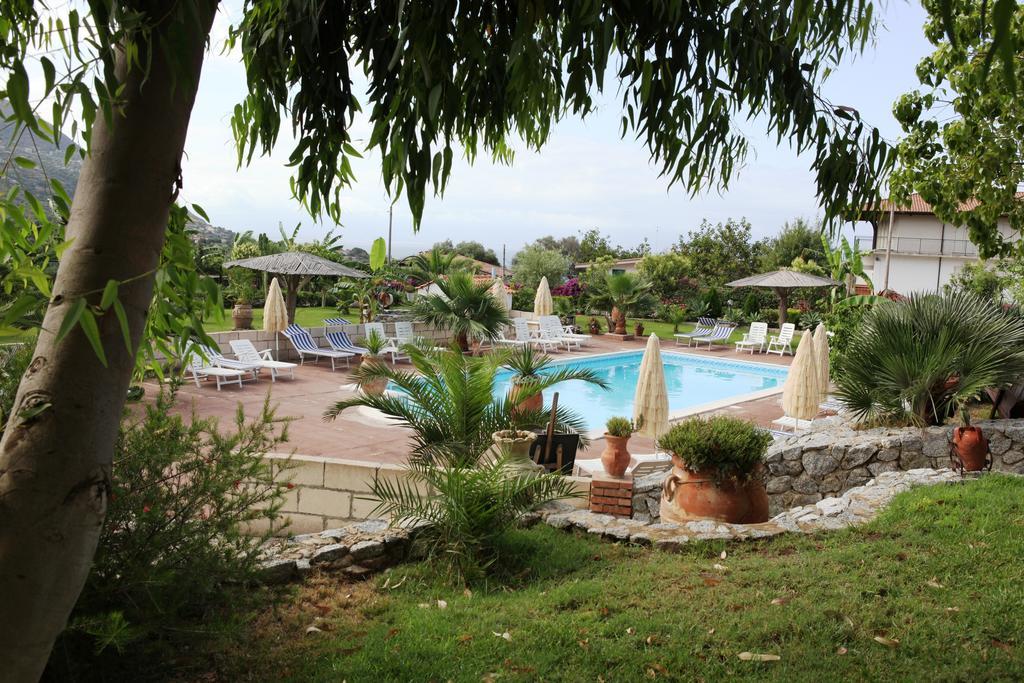 Residence Heaven Ricadi Luaran gambar